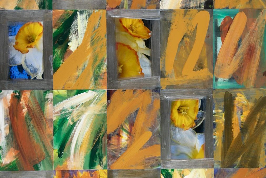 Daffodils with Ochre, Green and Metallics